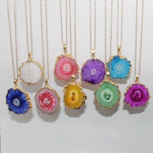 Natural stone crystal flower agate pendant plating Phnom penh colorful pieces irregular true Agat quartz pendant wholesale