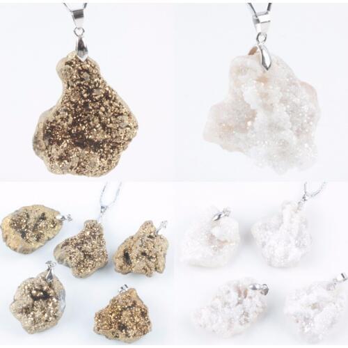 SUNYIK Titanium Coated Natural Crystal Quartz Geode Drusy Gem Stone Pendant for Necklace,Healing Chakra (Free Chain)