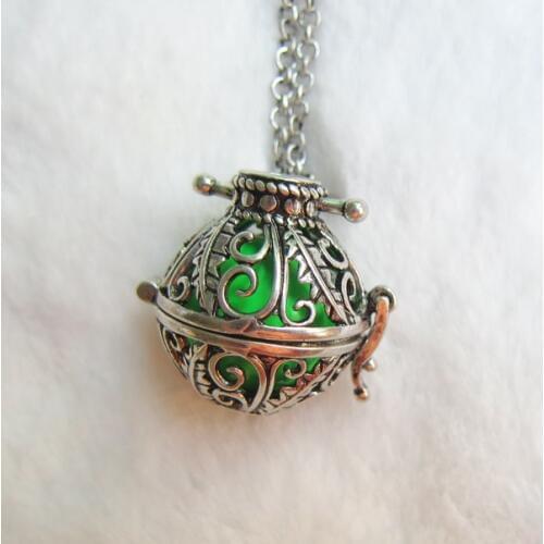 Promotional Good Quality Leaf Pendant Mexican Music Chime Ball Pregnancy Belly Ball Locket Necklace
