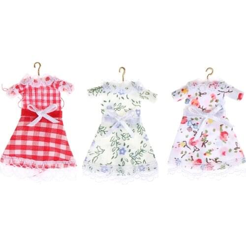 Miniature Lace floral pastorale Clothes Clothing Skirt with Hanger Doll House Bedroom Wardrobe Decor 1:12 Dollhouse