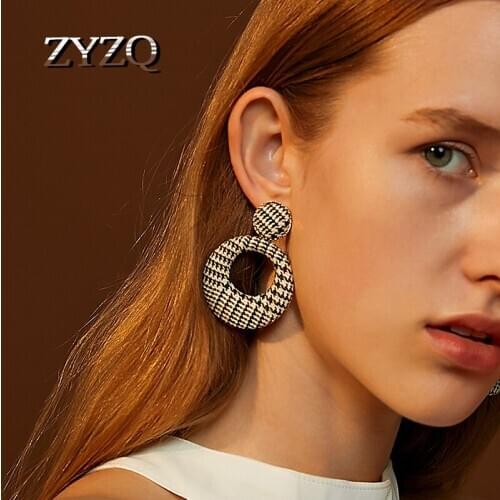 ZYZQ Art Retro Plaid Earrings For Women Autumn And Winter Hit Color Hollow Big Circle Earrings Daily Matching Jewelry