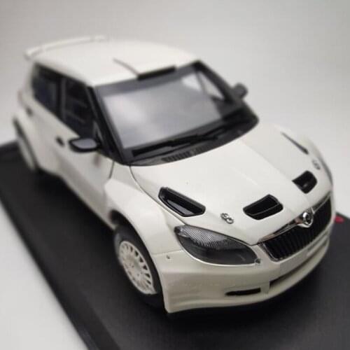 Diecast 1:18 Scale for FABLA SUPER 2000 Six Doors Simulation Alloy Car Model Collections Toys Boys