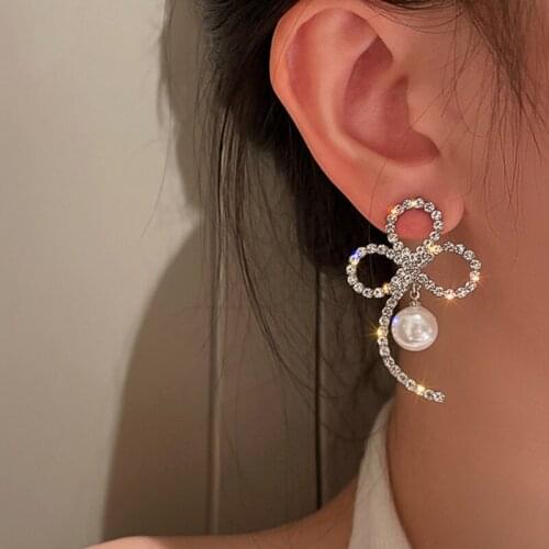 VSnow Korean Bling Bling Rhinestones Flower Dangle Earring for Women Hollow Simulation Pearl Metallic Earring Jewelry Pendientes