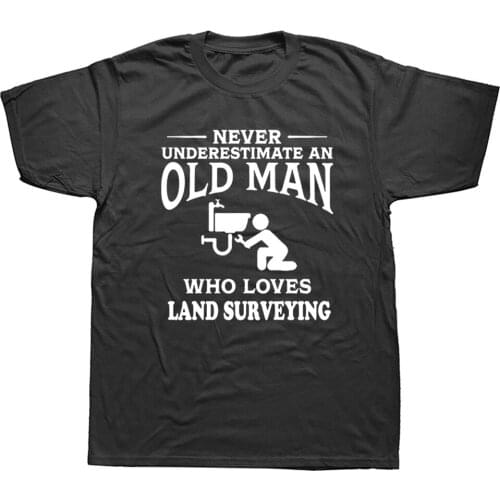 Never Underestimate An Old Man Loves Fixing Plumber T Shirt Streetwear Game Birthday Gift Short Sleeve Worker T-shirts