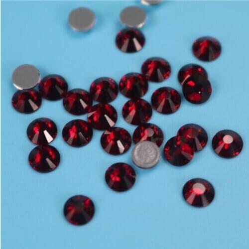 Top Quality Dark Siam Hot fix Rhinestones Super glitter Glass Strass Iron On stones For Fabric garment/Clothes DIY