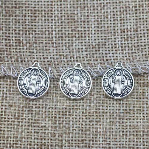 High Quality 50 Pieces/Lots 13mm*15mm Antique Silver plated Round Tag Religious Charm Benedict Medal Charms Wholesale