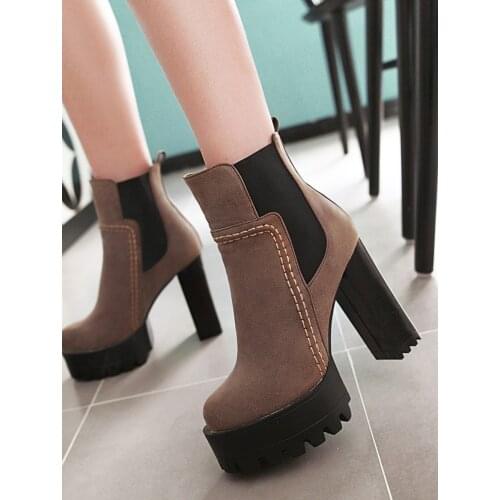 Lady Boots Womens Rubber Shoes Rain Clogs Platform Round Toe Booties Woman 2020 High Heels Luxury Designer Boots-women