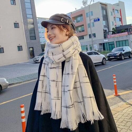 New arrival comfortable soft plaid cute tassel scarf warm temperamental fresh high quality office lady elegant tassel scarf