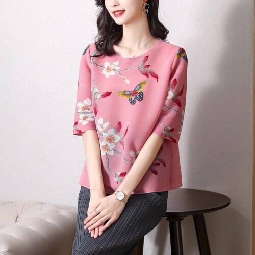 Summer Loose Half Sleeve Vintage Floral Print T-shirt Women Casual Miyak Pleated Basic Top Female Large Size O-Neck Pullover Tee