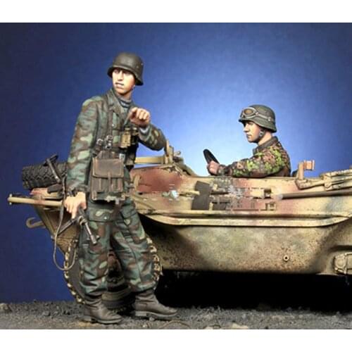 1/35 Resin Figure Model Kit Unassambled Unpainted A107(2 figures NO CAR)