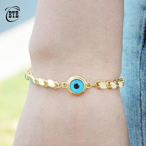 2021 Fashion Luxury New Womens Lucky Magic Eye Bracelet Gold Jewelry Simple Charm Bracelet Activity Party Gift Wholesale