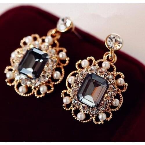 2021 retro new Korean earrings ladies ladies crystal fashion shiny pearl square earrings jewelry wholesale