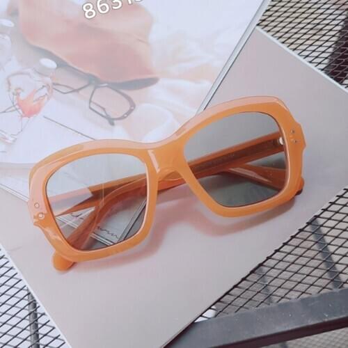 New Elegant Women Orange Rivet Sunglasses Men Fashion Square Shades For Female Oversized Sun Glasses Men Thin Face Glasses UV400