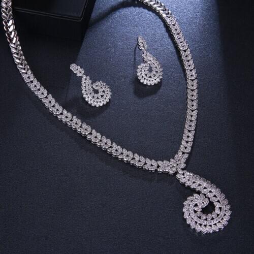 Bettyue Wedding Party Choice Eye-catching Appearance Full Of Cubic Zircon Necklace And Earring Fashion Jewelry Set Women Gift