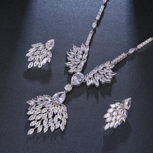 Bettyue New Arrival Exaggerated Style Noble Jewelry Set For Female Shiny Necklace And Earring Luxury Dress-up Bridal Wedding