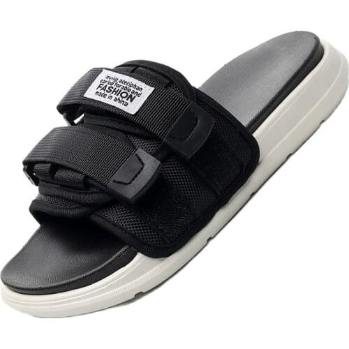 Mens Sandals 2021 New Summer Slippers Male Personality Couples Procrastinates Soft Bottom Leisure Trend Antiskid Wear Sandals
