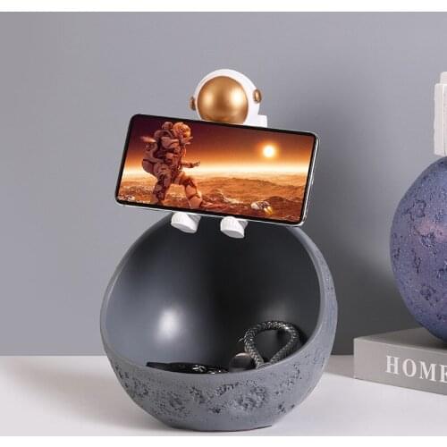 Creative astronaut key storage modern living room childrens room decoration candy box astronaut porch decoration home decore