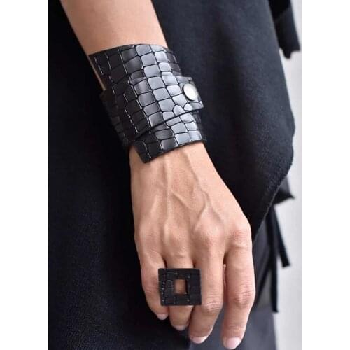 Fashion Texture Women Ring Leather Black Designer Art Popular Street Band Mini Rings Punk Rock Jewelry