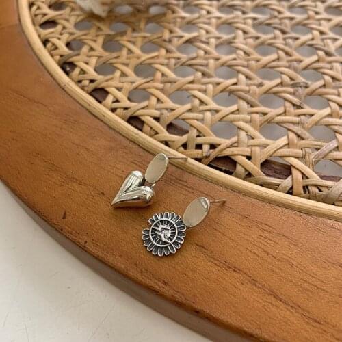 Miuoxion Retro Daisy Love Earrings Simple Temperament Asymmetric Jewelry For Women Feature Namour Charm Gift All Seasons