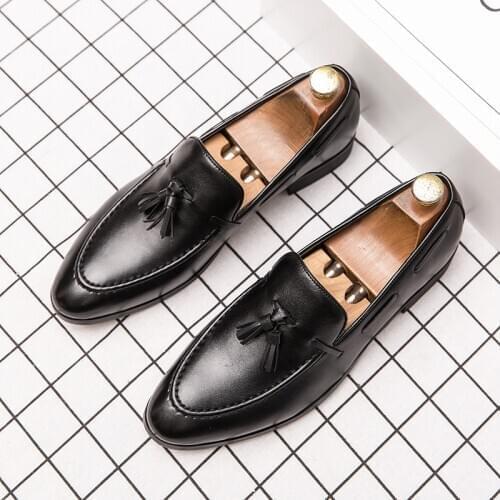 2020 New Fashion Men British Tassel Style Oxford Slip On Formal Shoes Male Wedding Prom Homecoming Shoes Sapato Social Masculino
