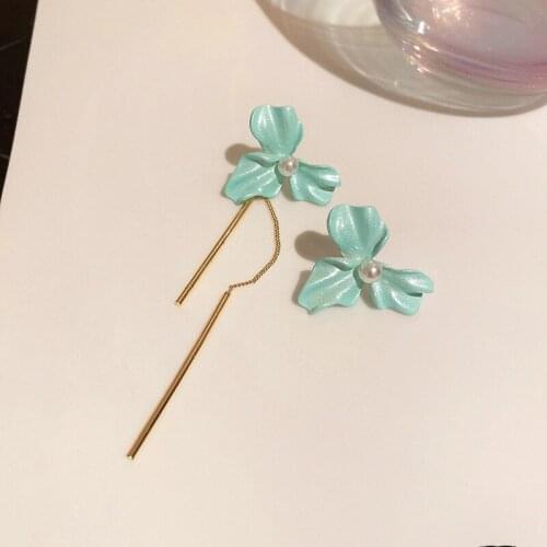 Simple Asymmetric Petal Pearl Earrings for Women Dangle Earrings Korean New Trendy Sweet Female Elegant Green Drop Earrings Gift