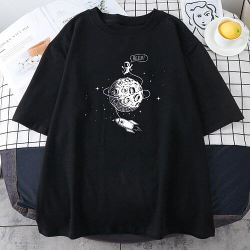 Astronaut Spaceship Surface Womens T-Shirt Fashion INS 2021 T Shirts Harajuku Loose T Shirts O-Neck Womens Tee Shirt Summer New