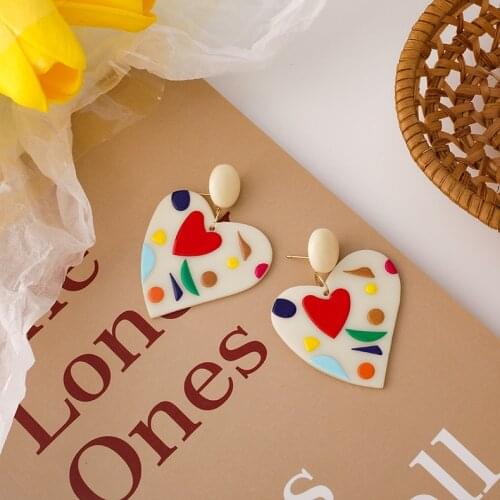 2021 New Fashion Retro Resin Geometric Heart Earrings Womens Popular Dangle Earrings Party Accessories