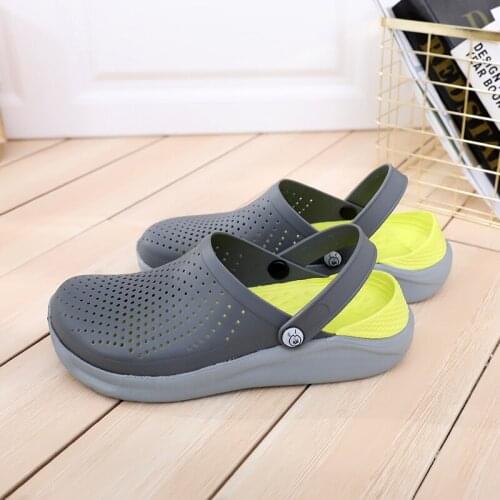 2021 Men Sandals Summer Hole Shoes Rubber Clogs Men EVA Unisex Garden Shoes Black Beach Flat Sandals Slippers Zapatos Hombre