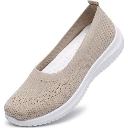 2020 Hot Sale Womens Flat Shoes Summer Mesh Breathable Casual Flats Sneakers Ladies Knitting Shallow Comfort Walking Shoes