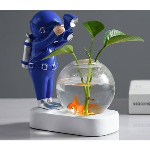 Nordic Home Vase Creative Astronaut Diver Hydroponic Desktop Small Decorations Adornment Countertop With Tank LED Light