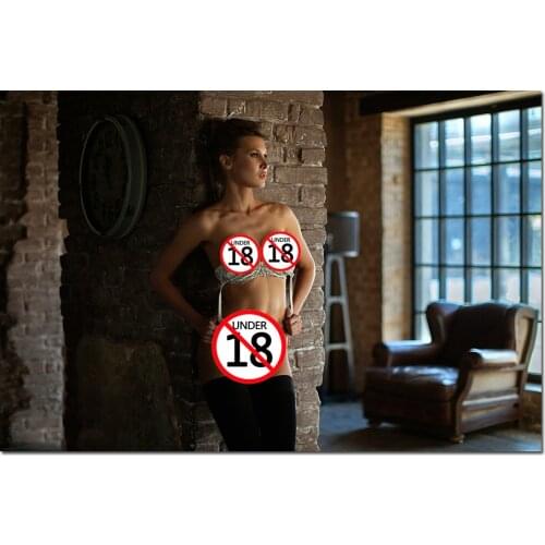 Simple Wall Art Beautiful Supermodel Poster and Print Canvas Paintings for Bedroom Living Room Decor Nordic Style