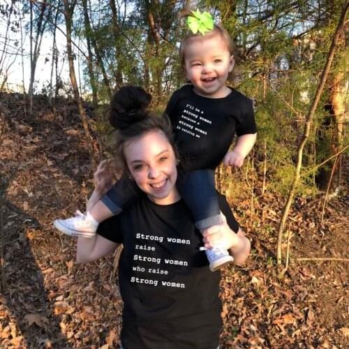 1pcs Mommy and Me Shirts Strong Women Raise Strong Women T-Shirt Matching Family Shirts Cute Shirt Funny Family Shirts Outfit