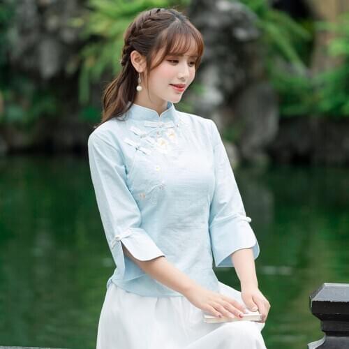 In the summer of 2020 the new Chinese style embroidery favors improved 7 minutes of sleeve restoring ancient ways