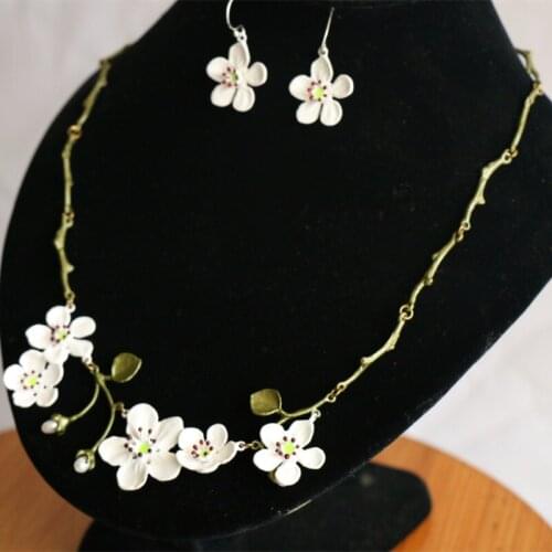 Maywell Star White Bracelets
