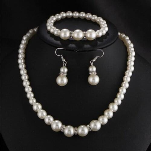 Fashion Classic Imitation Pearl Necklace Earring Bracelet Set for Women Elegant Pearl Jewelry Set Party Wedding Jewelry Gifts