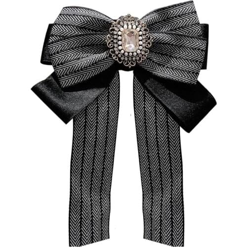 New Fashion Ribbon Bow Brooch Rhinestone Bowknot Collar Necktie Accessories Corsage Pins Shirt Tie Brooches for Women Jewelry
