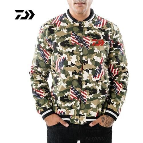 Daiwa European and American Mens Autumn and Winter Camouflage Flag Printing Neckline Fashion Mens Outdoor Fishing Jacket