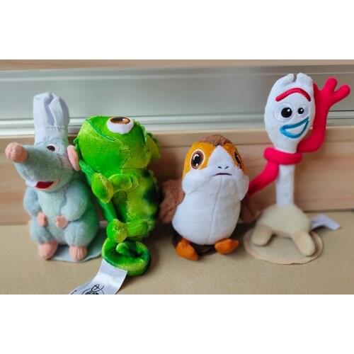 Disney Parks Tangled Pascal Shoulder Pal Magnet Magnetic Ratatouille Chef Remy Porg Toy Story Magnetic PLUSH TOY