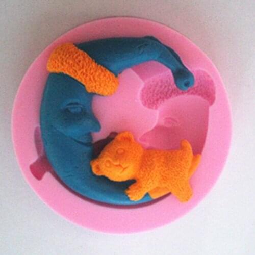 New Bear hug the moon silicone fondant cake molds soap chocolate mould for the kitchen baking clay mould FM138