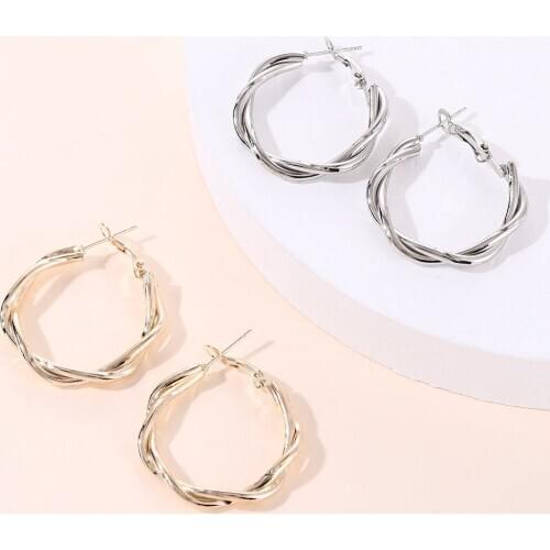 Korean Temperament Retro Style Fashion Hoop Earrings Niche Cold Wind French Personality Circle Earrings Jewelry Woman