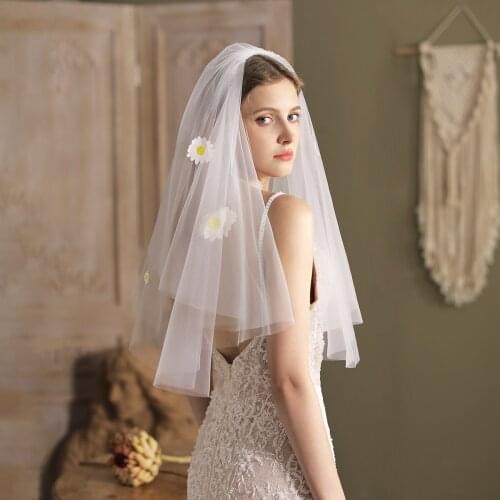 Elegant 2-Layer Wedding Veil Embroidered Daisy White Bridal Veil with Hair Comb for Bride Travel Studio Photos Perform Prop V808
