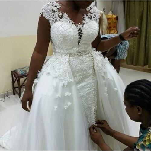 African Lace Wedding Dresses Detachable Train Handwork Cap Sleeves Sheer Neck Plus Size Bridal Gown Vestidos De Novia