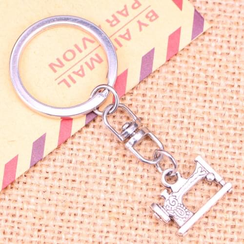 New Fashion Keychain 20x15mm vintage treadle sewing machine Pendants DIY Men Jewelry Car Key Chain Ring Holder Souvenir For Gift
