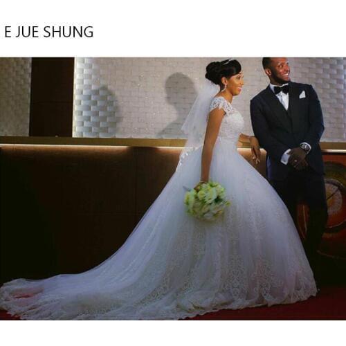 E JUE SHUNG Vintage Lace Appliques Ball Gown Wedding Dresses 2019 Short Sleeves Cheap Wedding Gowns Bride Dresses