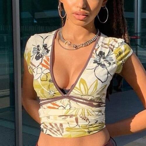YiYiMiYu V Neck Slim Cute Baby Tee Y2K Aesthetic Short Sleeve Woman Tshirts Floral Print Contrast Patchwork E Girl Tops Summer