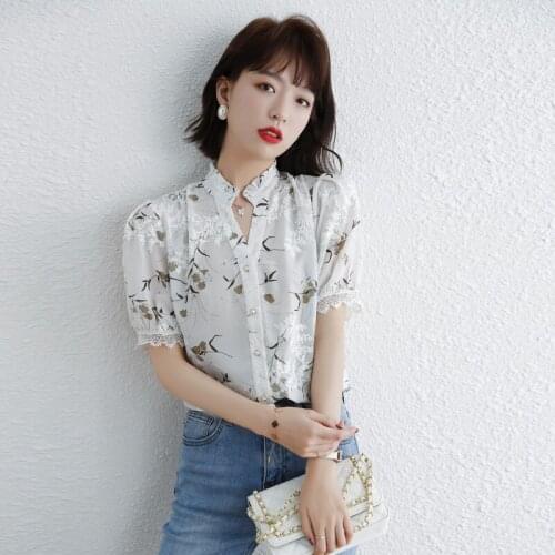 Womens Blouse Tops V-neck Printed Shirt Womens 2021 Summer Fashion Chiffon Puff Sleeve Shirt Top Blusas Mujer De Moda 2021