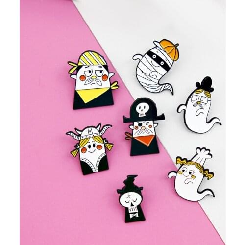 Little ghost Enamel Brooch Cartoon black white Badge Bone Charmer Pirate zombie Mummy Fun Lapel Pin Halloween Gift For kids