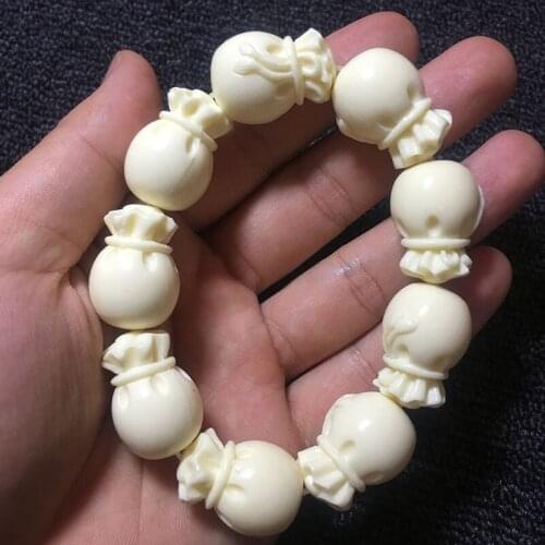 Money Lucky Bag Lucky Bracelet Sculpture Modern Art Hand Sculpture High-end car decoration pendant Gift souvenir