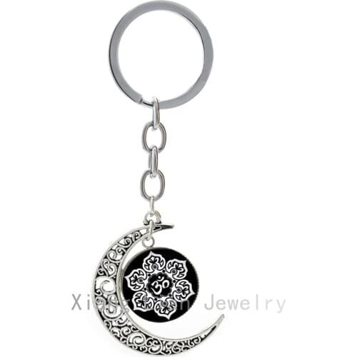 White Flower Om keychain Buddhist holy key chain rings vintage Yoga Mandala charm women moon pendant keyring T862