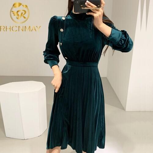 2020 Autumn Retro Women Velvet Pleated skirt O Neck Long Sleeve Pleated Dress Female Elegant Party Midi Vestidos